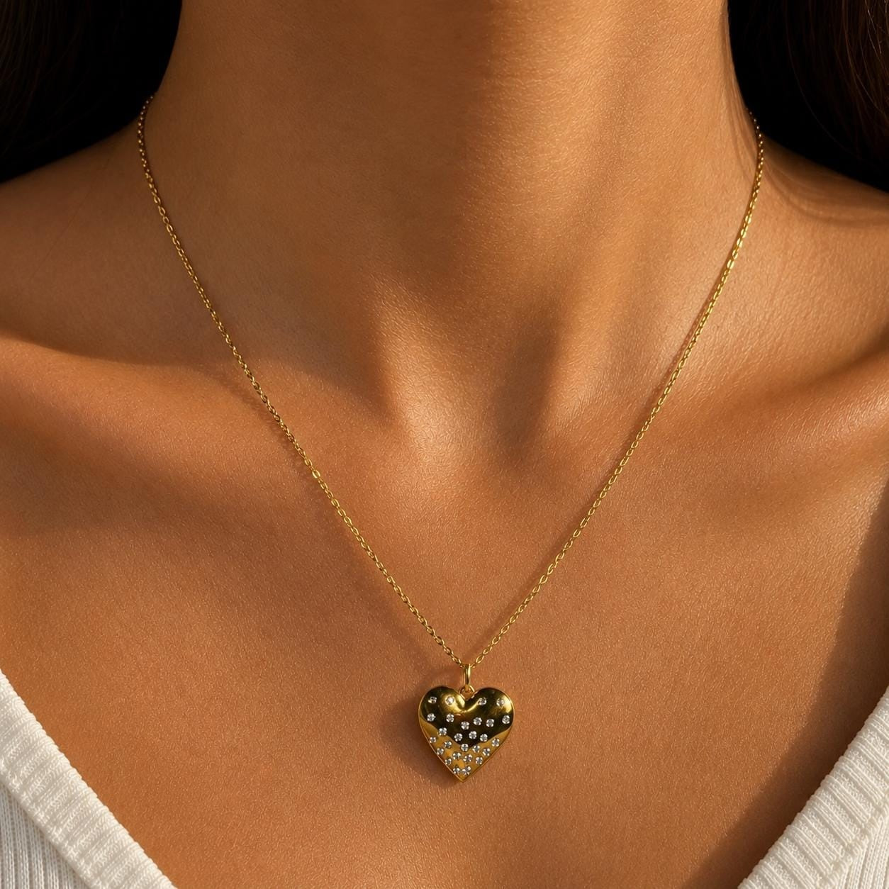 18K Real Gold Yellow Gold .22ctw Natural  Diamond Heart Necklace 18”