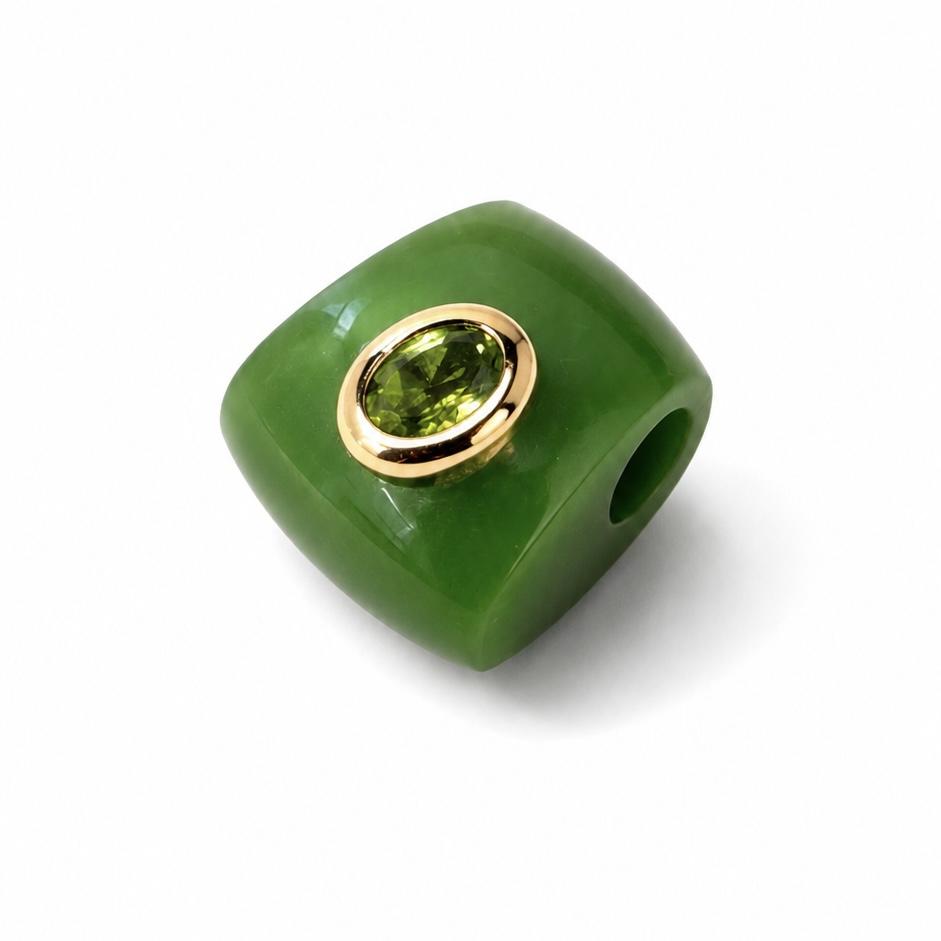 14K Real Gold Green Jade & Peridot Pendant Necklace 17mm x 13mm