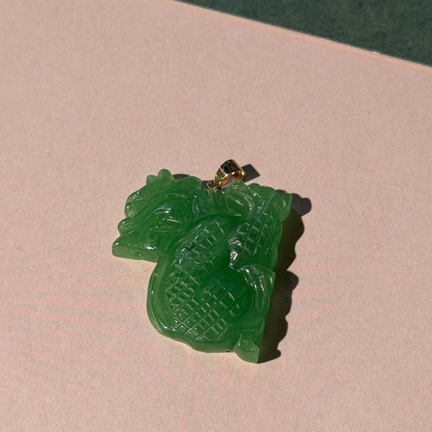 14K Real Gold Green Jade Elegant Artistry 35mm x 26mm 9.3g