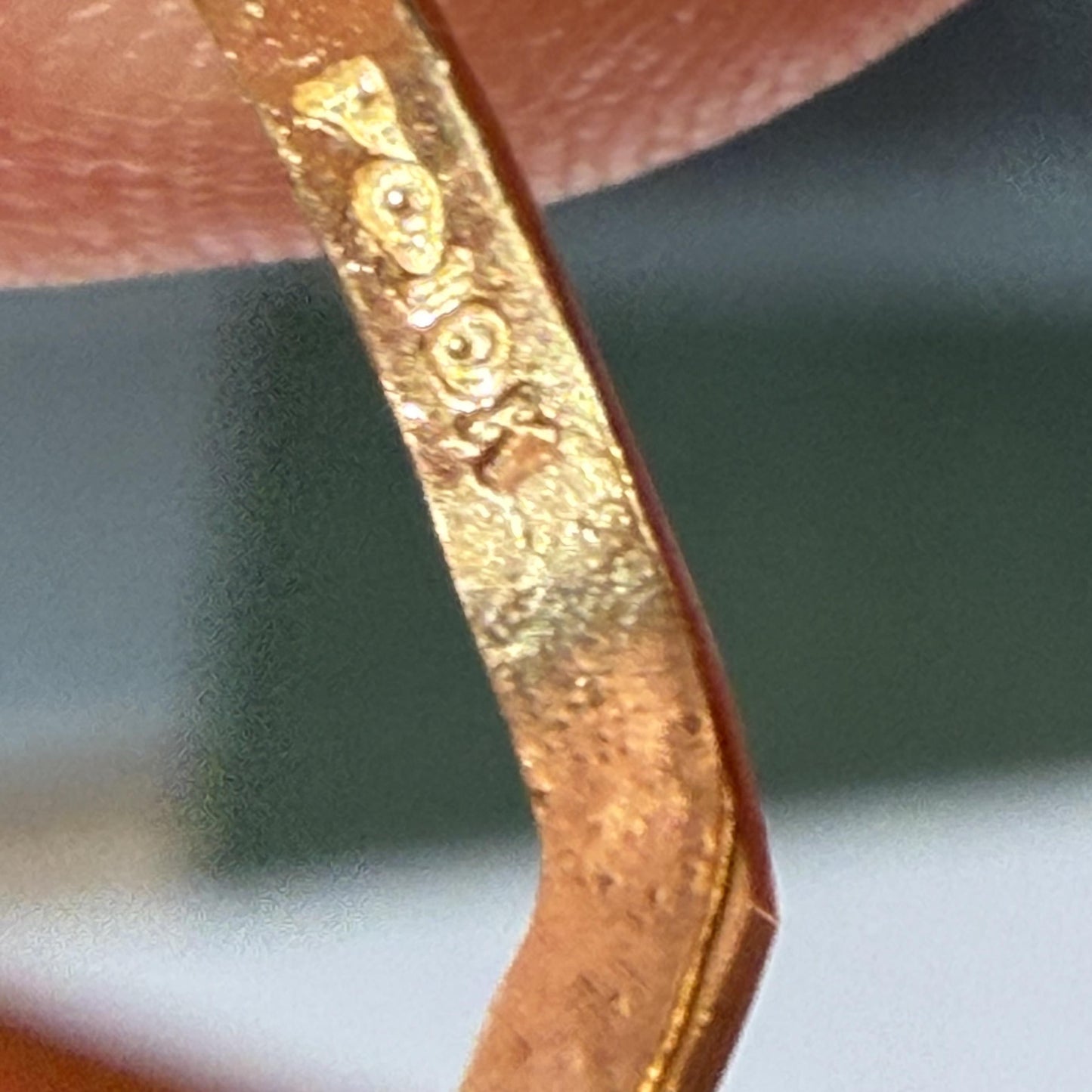10K Real Yellow Gold Modern Wave Ring Size 7.25